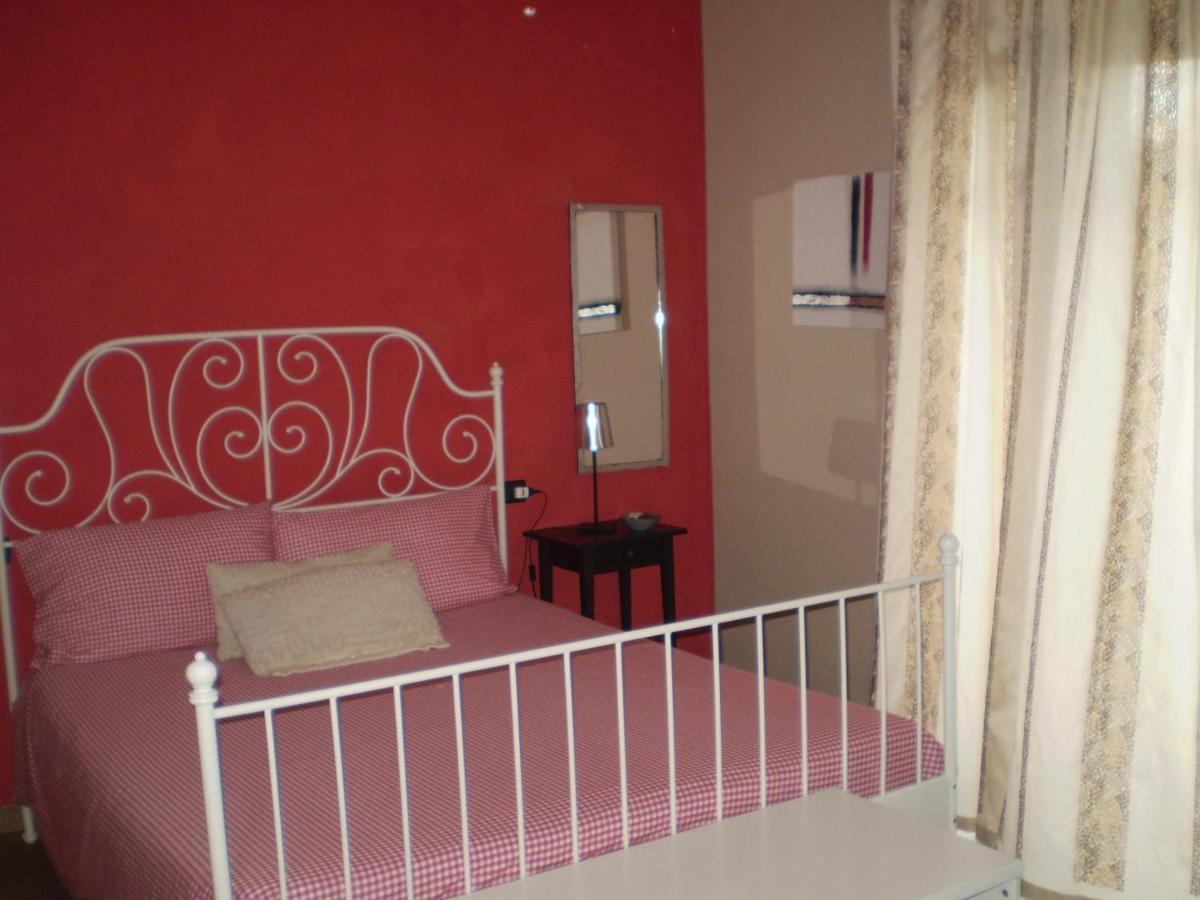 Il Giardino Di Emilio Bed & Breakfast Marrùbiu Oda fotoğraf